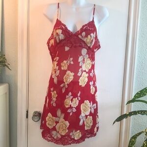Vintage Victoria’s Secret Floral Lace Sheer Chemise Slip Roses